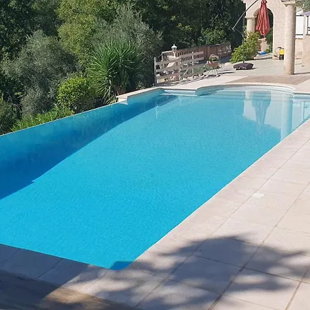 30 M² Avec Piscine Et Vue Exceptionnelle Seillans